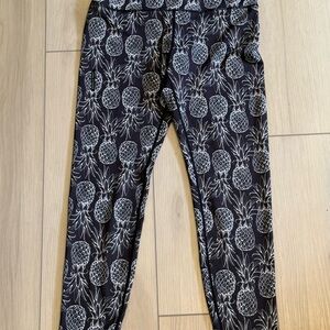 Stylish Black Pineapple Print Leggings